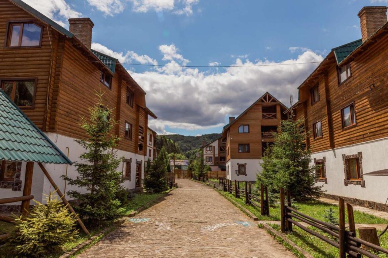 Edelweiss Carpathians Migovo Hotel Exterior foto